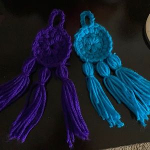 2 mini dream crochet catchers